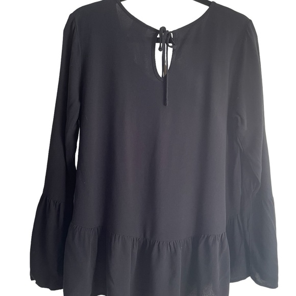 Mossimo woman’s Long Sleeve black top with ruffled high/low hem, size large - Picture 5 of 9